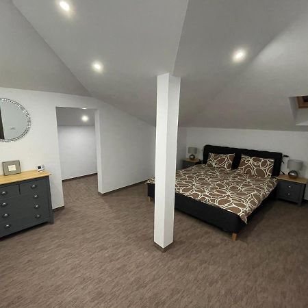 Cozy Apartament With 2Rooms تيميشورا المظهر الخارجي الصورة